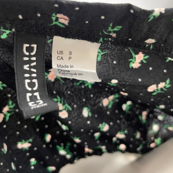 DIVIDED Peplum Peasant Whimsigoth Floral Puff Shoulders Ruched Black Top Sz S - Picture 4 of 6